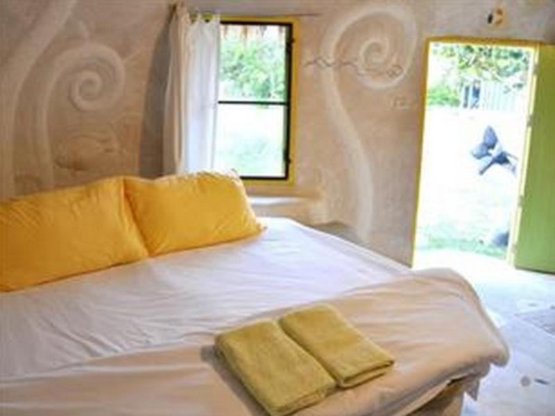 Naidee Sculptured Huts Hotel Hua Hin Exterior photo