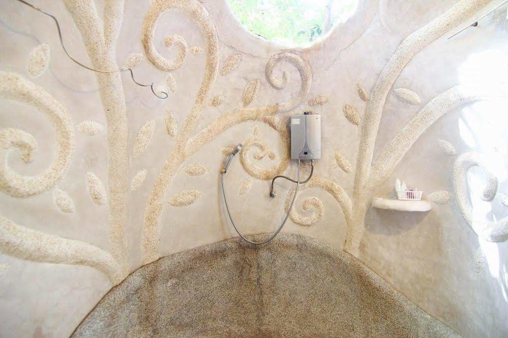 Naidee Sculptured Huts Hotel Hua Hin Exterior photo